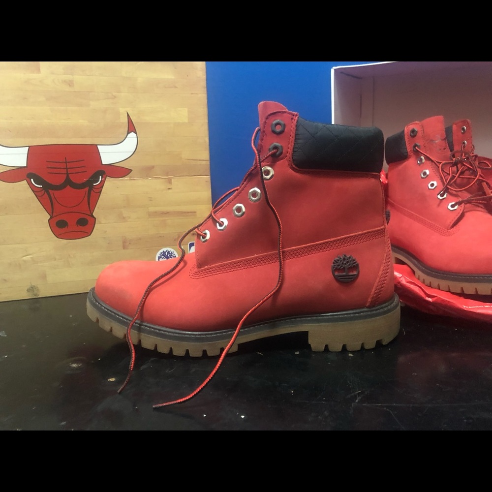 Limited Edition Chicago Bulls / Timberland Boots Men’s size 9.5
